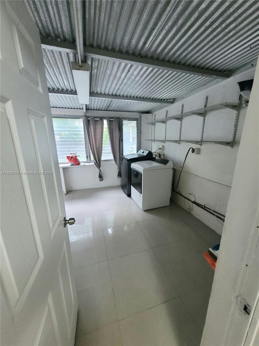 1132 Moffett St, Hallandale Beach, Florida image 31