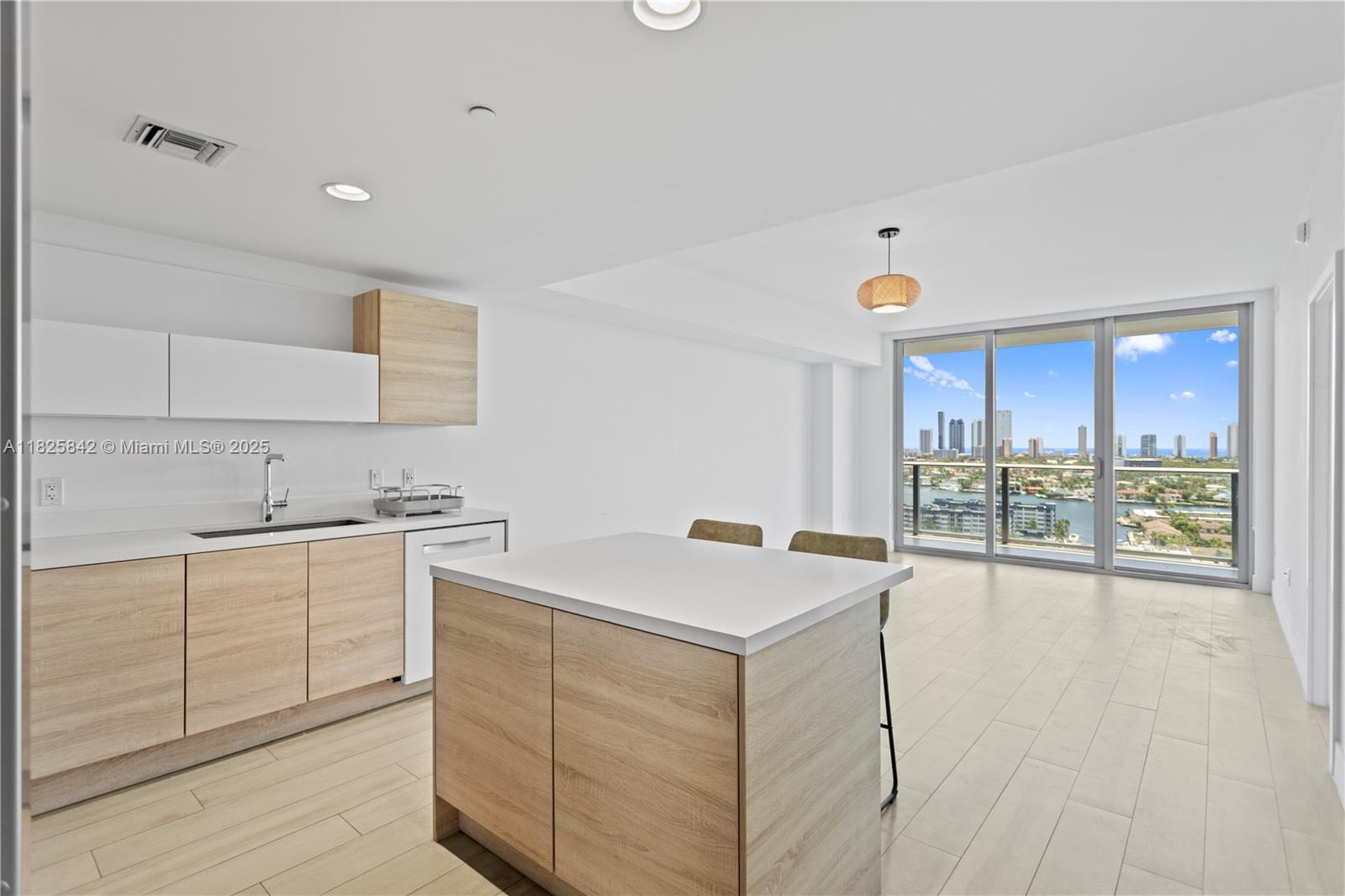 16385 Biscayne Blvd #1918, North Miami Beach, Florida image 27