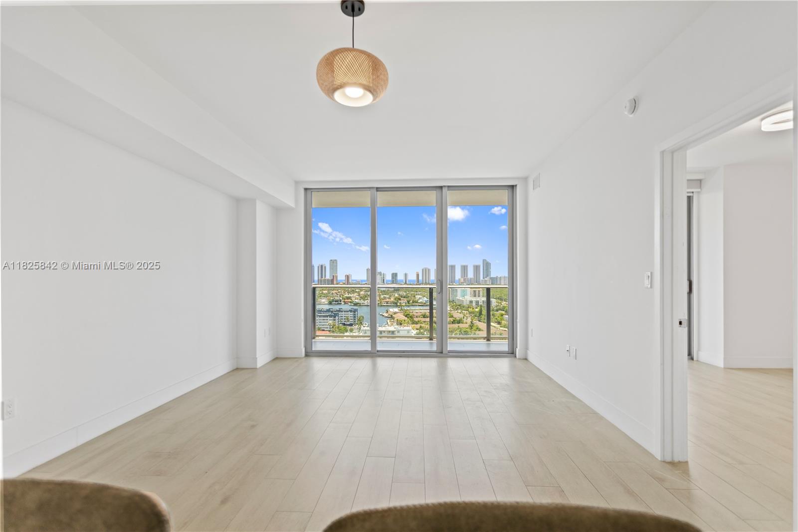 16385 Biscayne Blvd #1918, North Miami Beach, Florida image 31