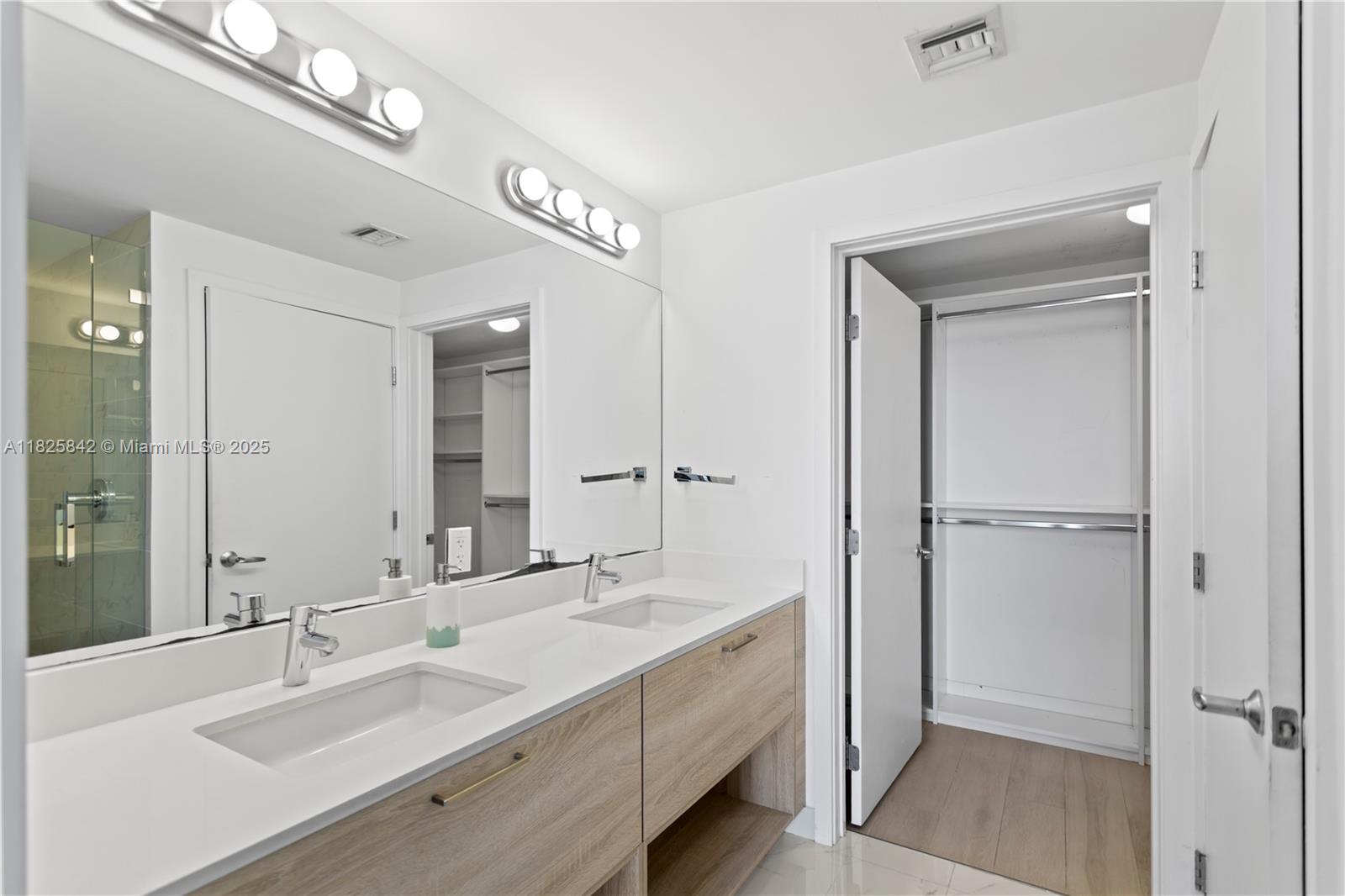16385 Biscayne Blvd #1918, North Miami Beach, Florida image 45