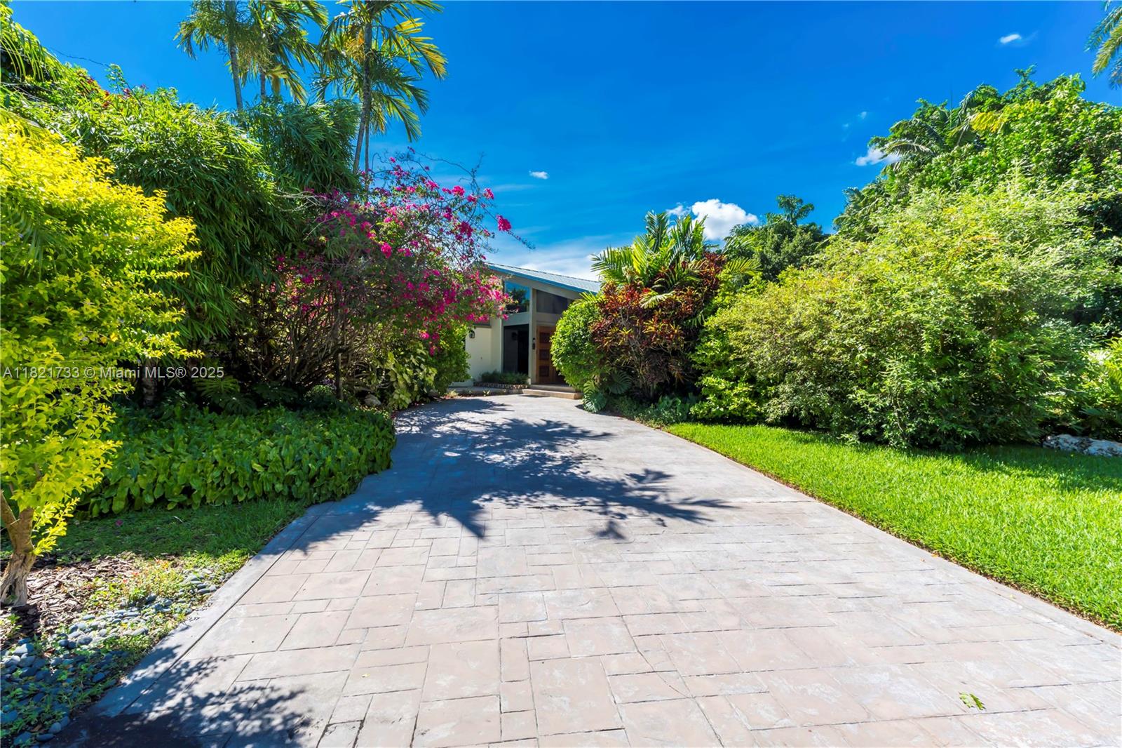 2691 SW 110th Way, Davie, Florida image 2