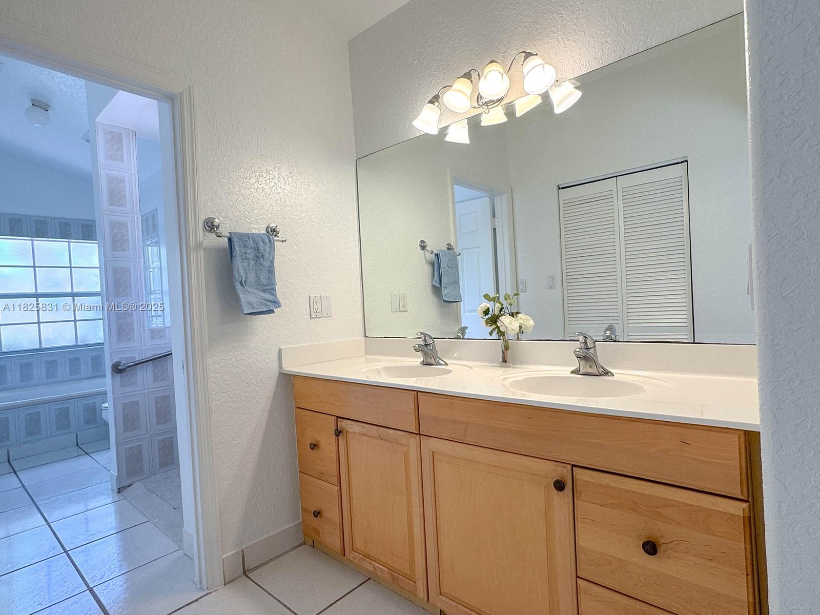25 Ludlam Dr, Miami Springs, Florida image 20