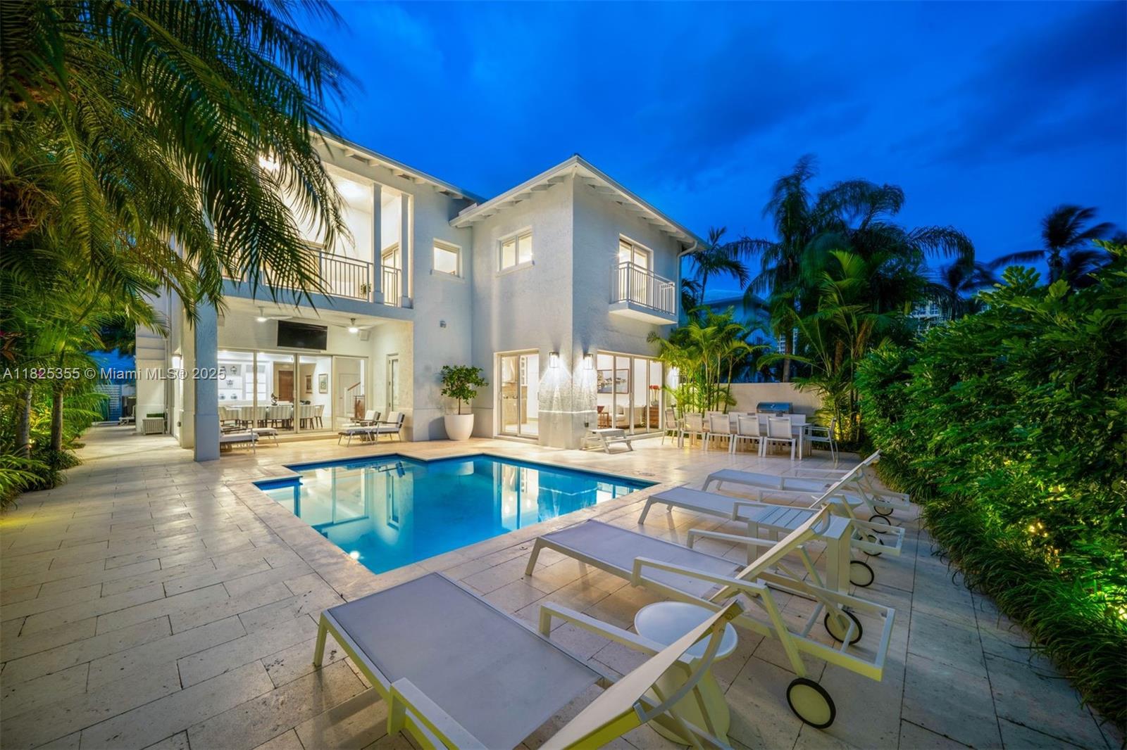 3 Turtle Walk Key Biscayne, FL 33149