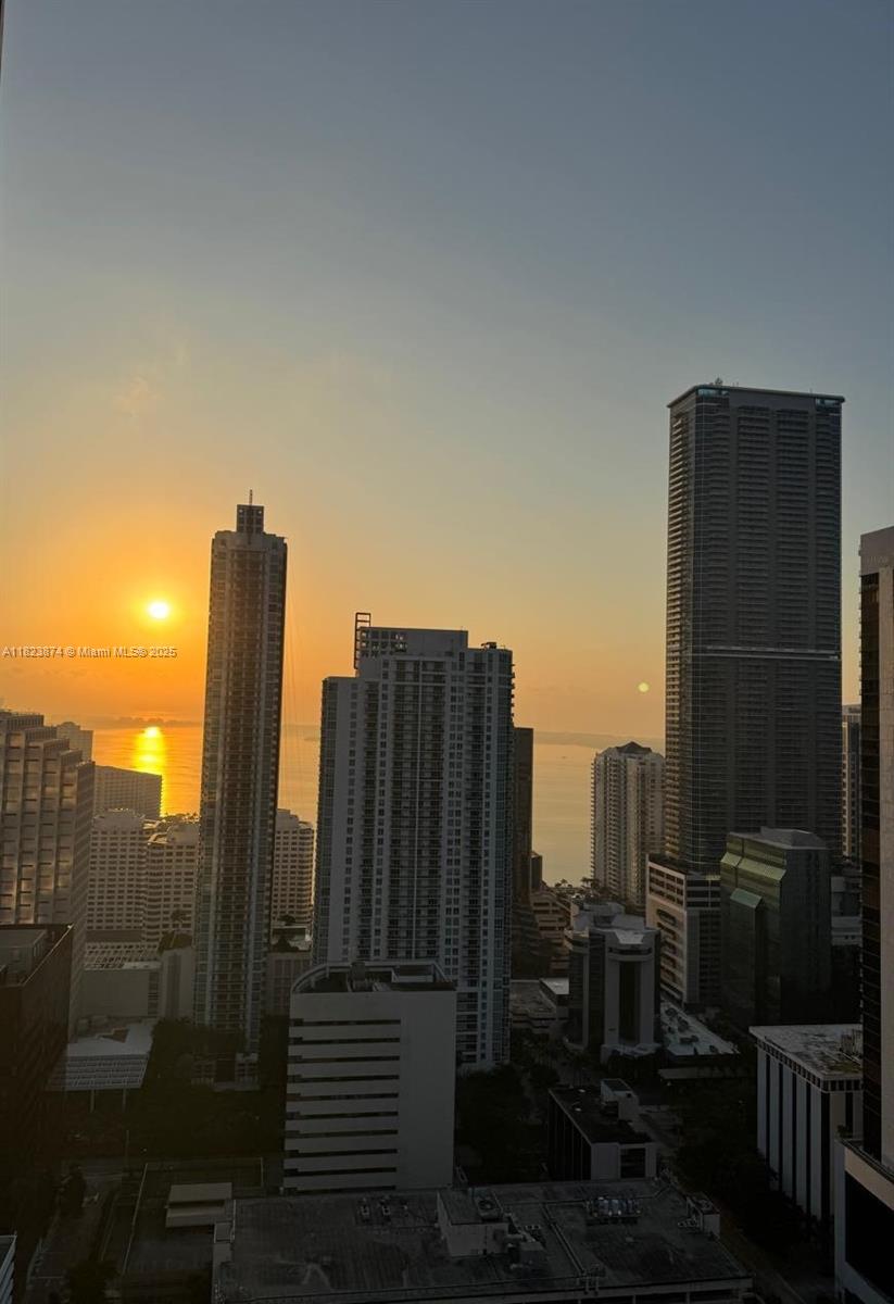 Condo for Sale in Miami, FL