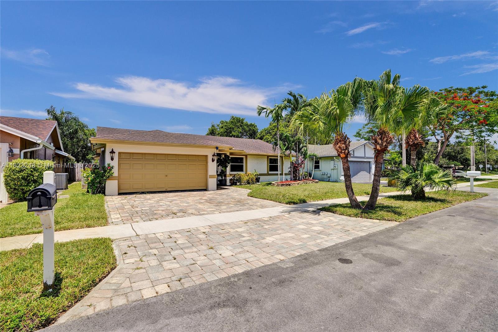 4365 NW 103rd Ter, Sunrise, Florida image 2