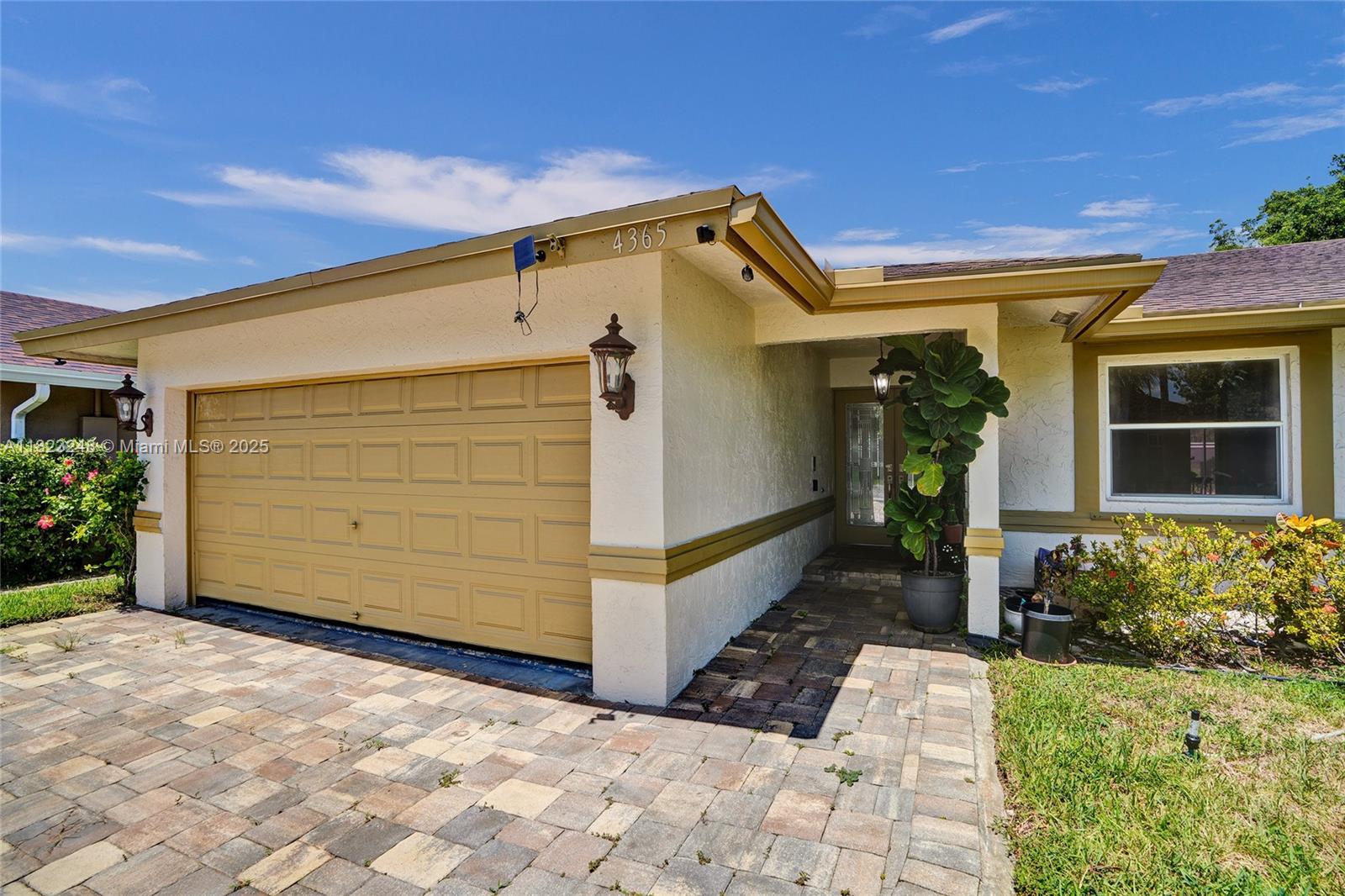 4365 NW 103rd Ter, Sunrise, Florida image 6