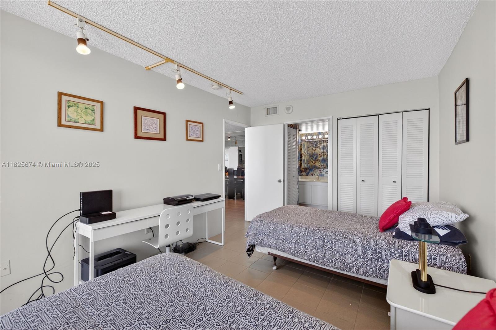 3701 N Country Club Dr #2209, Aventura, Florida image 30