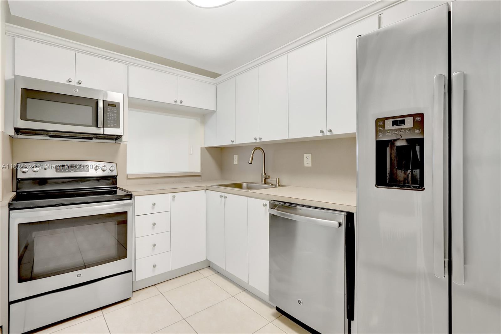 7900 Camino Cir 305
