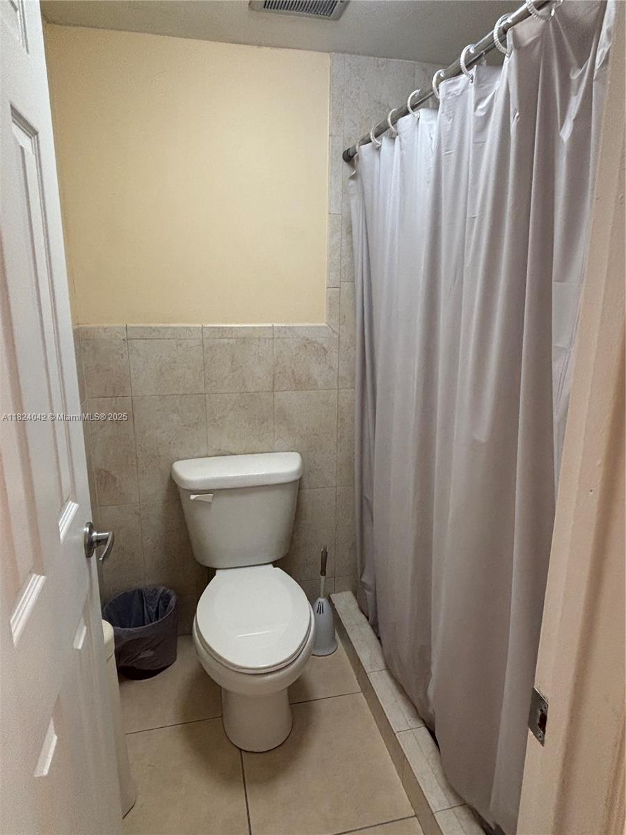 1635 W 44th Pl #509, Hialeah, Florida image 28