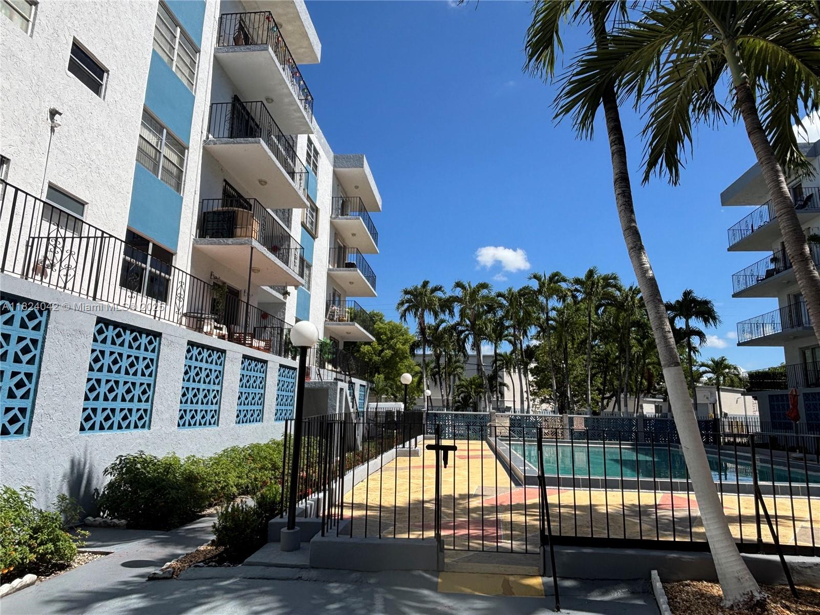 1635 W 44th Pl #509, Hialeah, Florida image 6