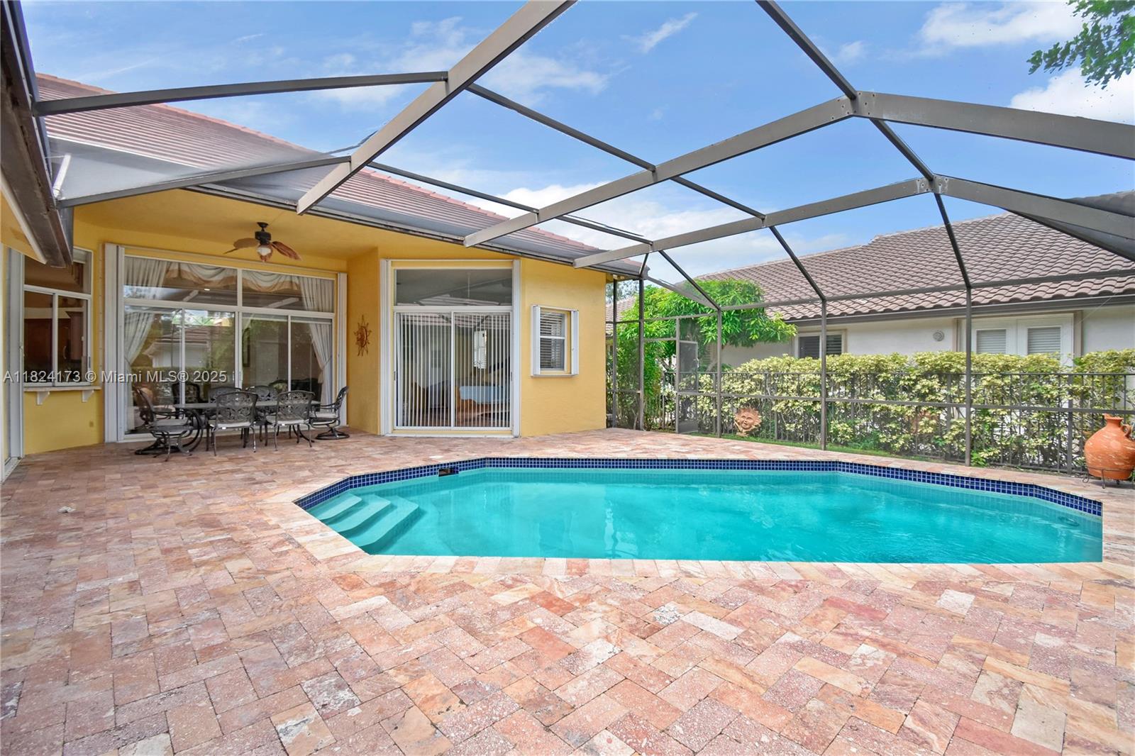 2694 Oakbrook Dr, Weston, Florida image 2