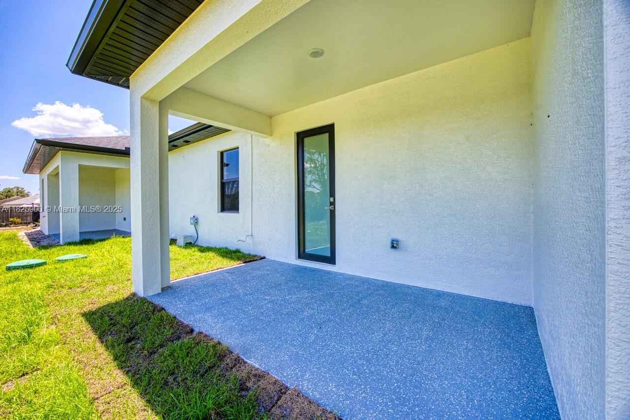 817/819 Eisenhower Blvd, Lehigh Acres, Florida image 7