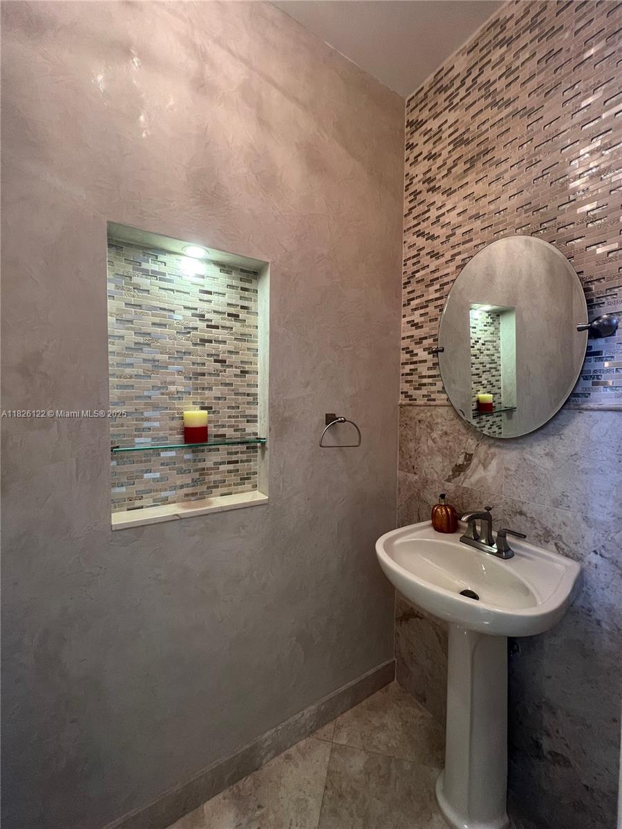 16546 SW 39th St, Miramar, Florida image 7