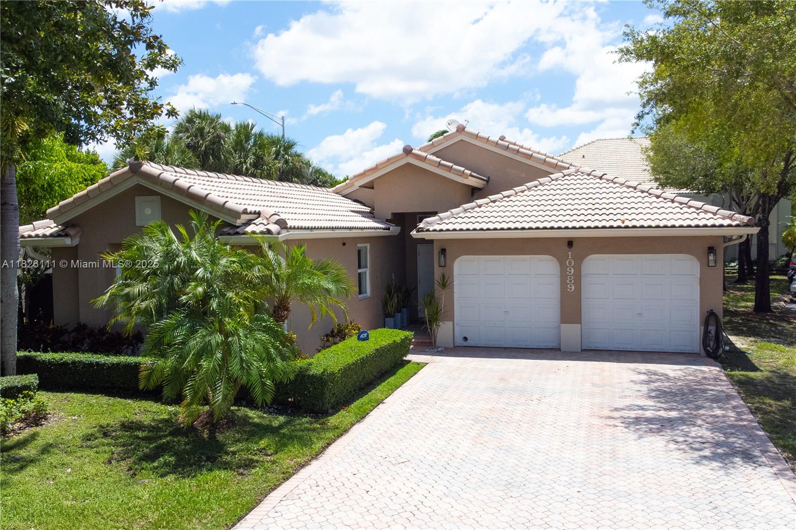 10989 NW 73rd Ter, Doral, Florida image 1