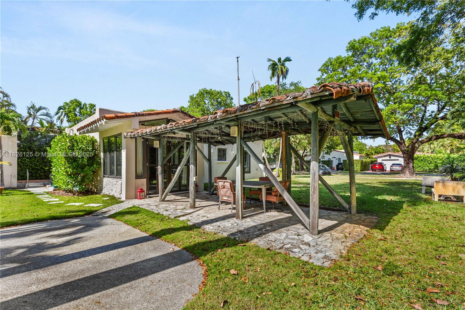 1510 Madrid Street, Coral Gables, Florida image 28