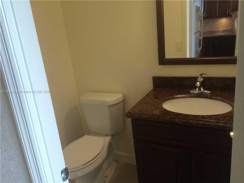 2025 NE 164th St #901, North Miami Beach, Florida image 5
