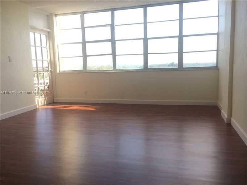 2025 NE 164th St #901, North Miami Beach, Florida image 6