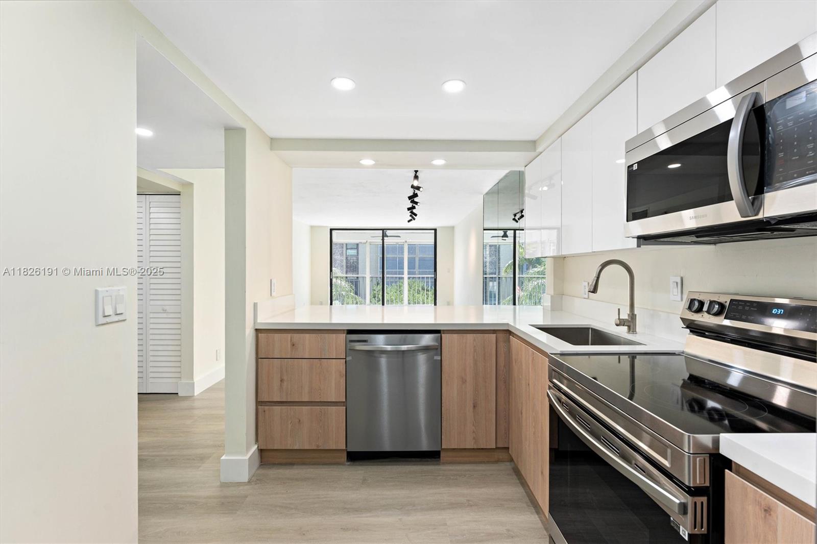 Property photo # 9