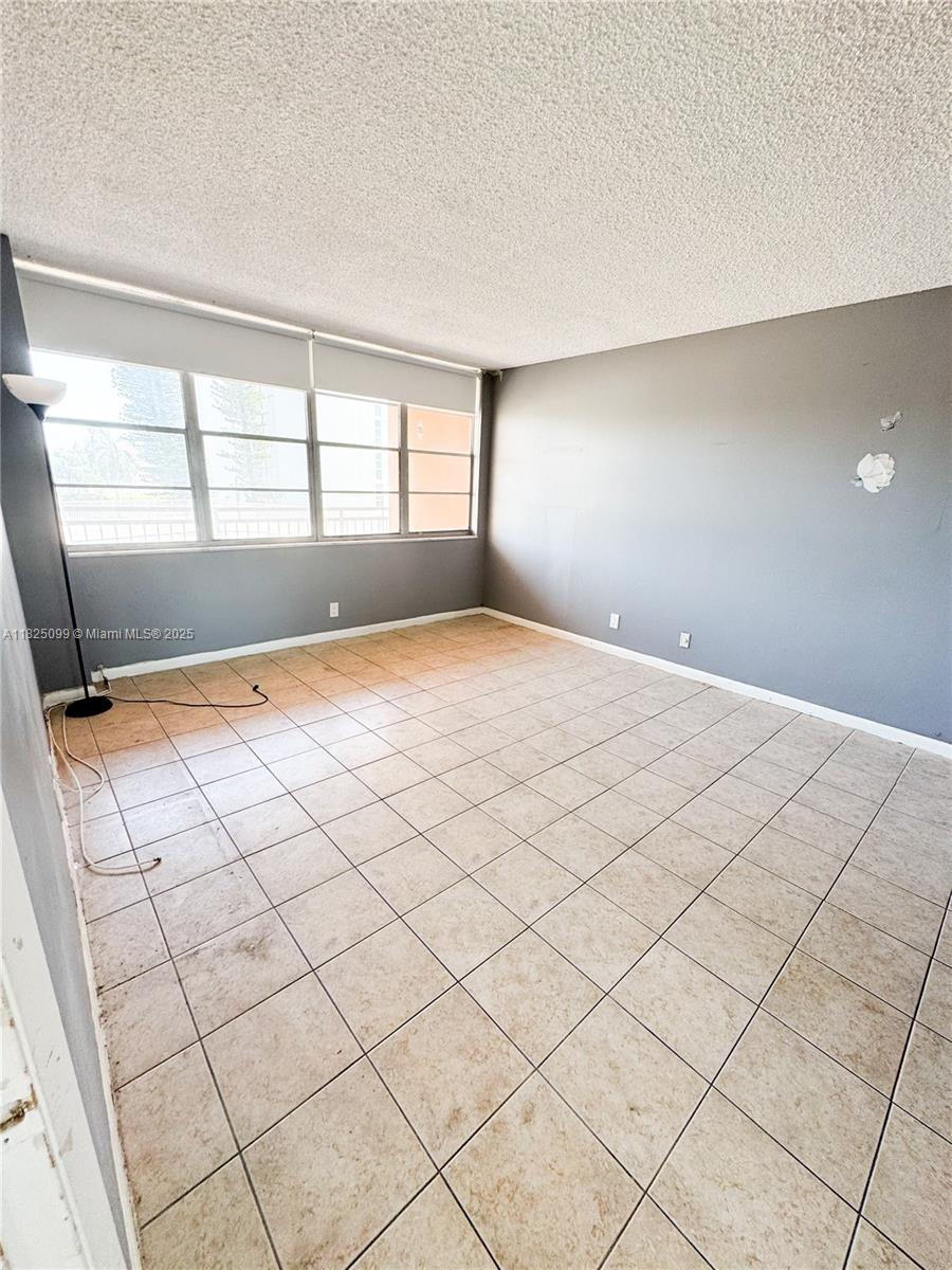 2025 NE 164th St #206, North Miami Beach, Florida image 13