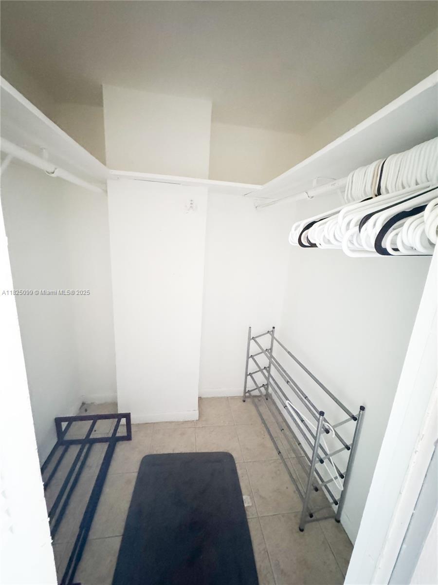 2025 NE 164th St #206, North Miami Beach, Florida image 7