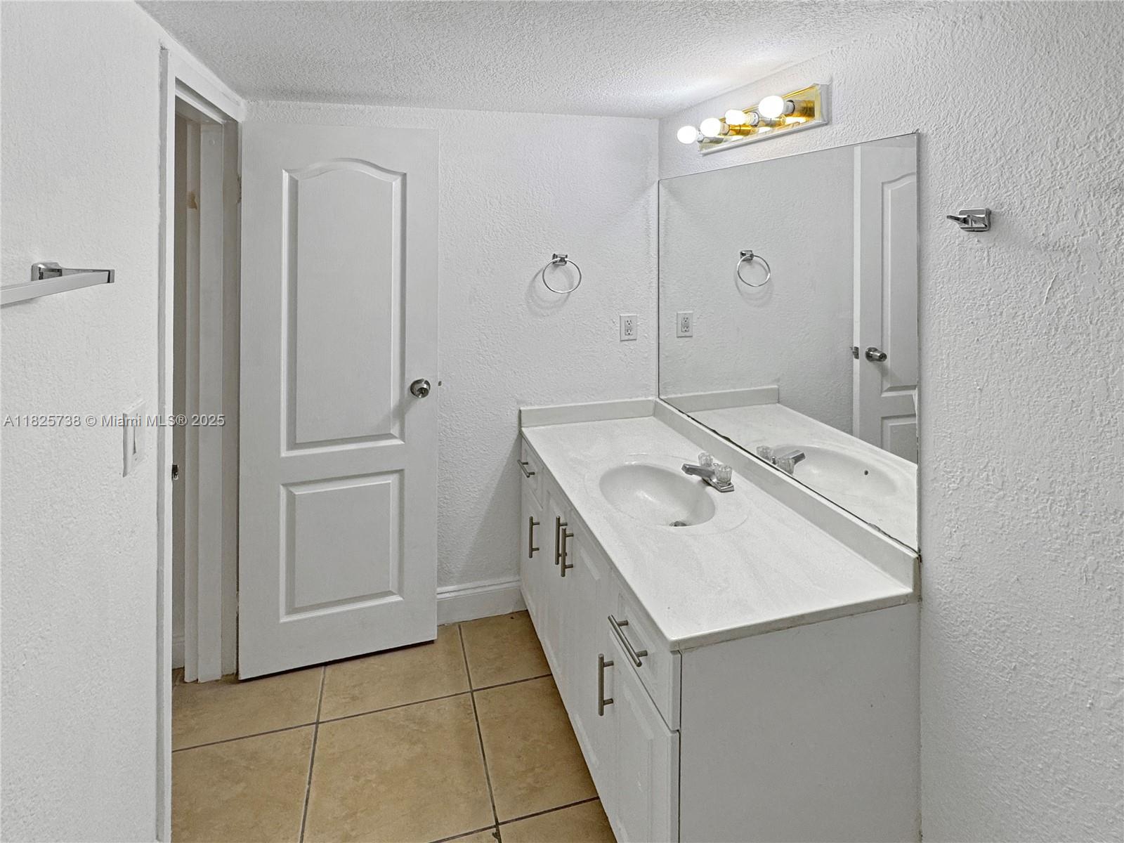 5201 Geneva Way #201, Doral, Florida image 13
