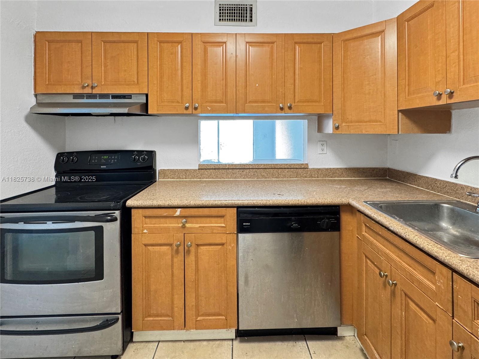 5201 Geneva Way #201, Doral, Florida image 8