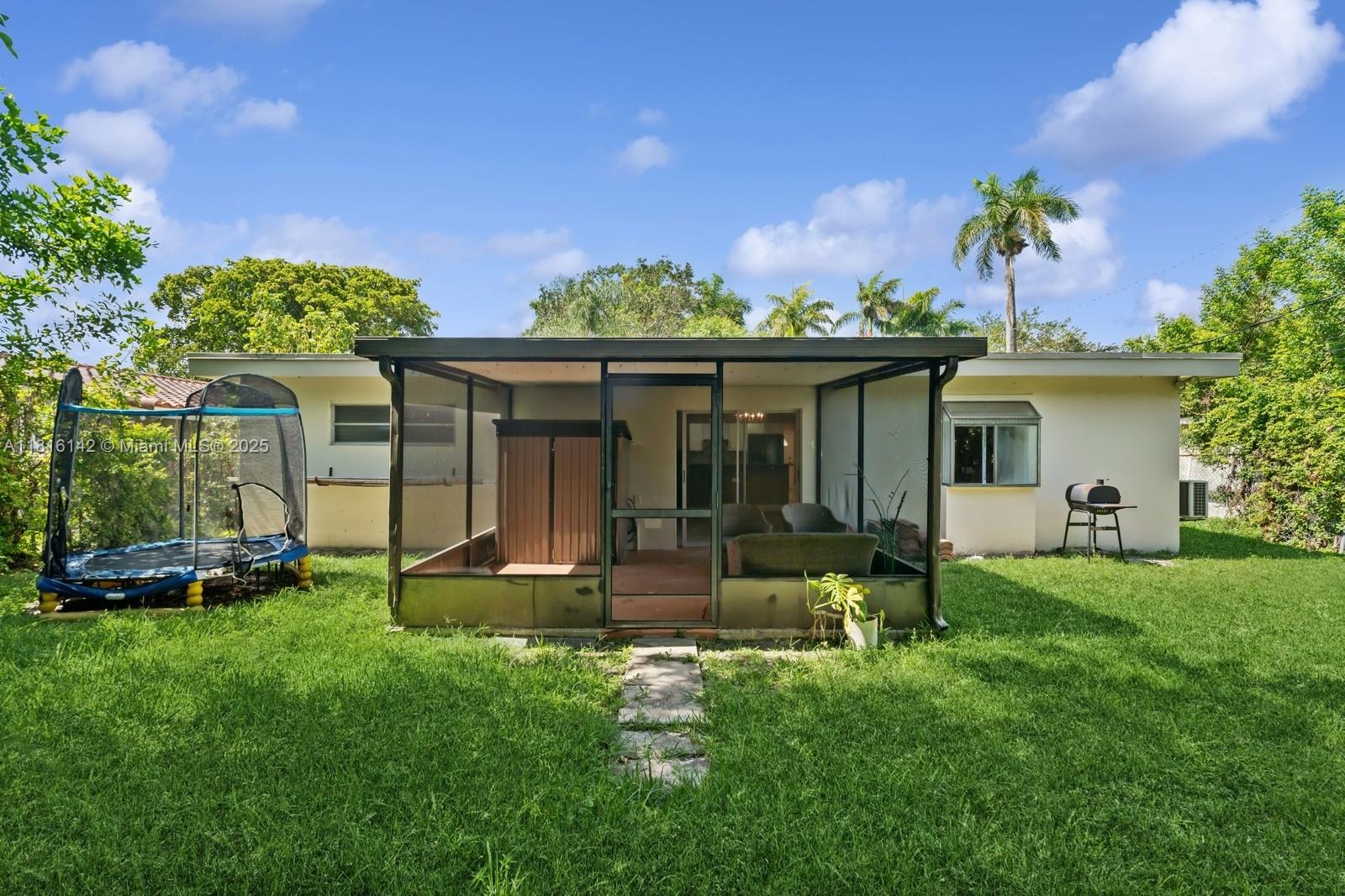 919 NE 4th St, Hallandale Beach, Florida image 26