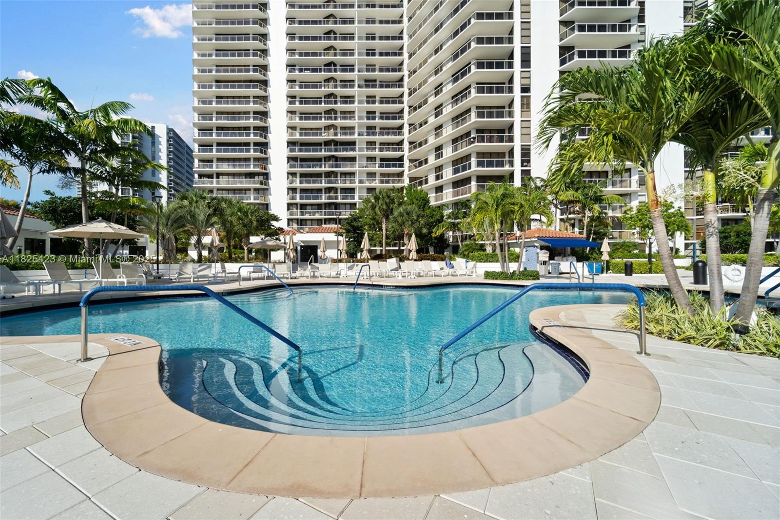 20281 E Country Club Dr #201, Aventura, Florida image 18