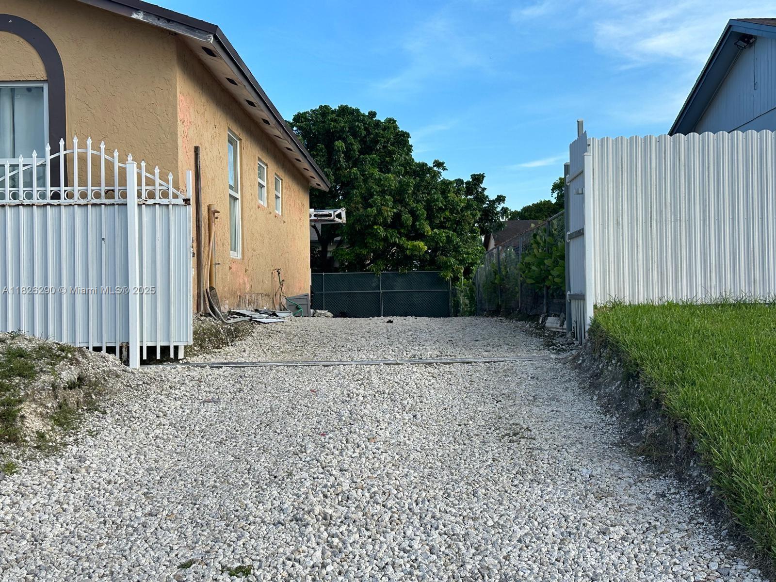12264 SW 263rd Ter, Homestead, Florida image 11