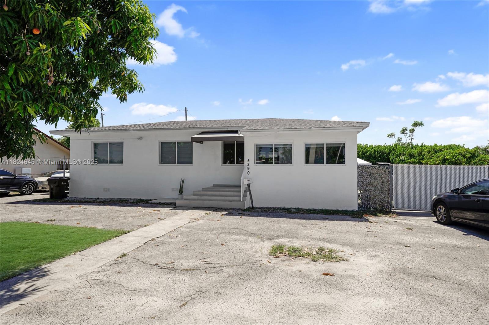 5290 Palm Ave, Hialeah, Florida image 1