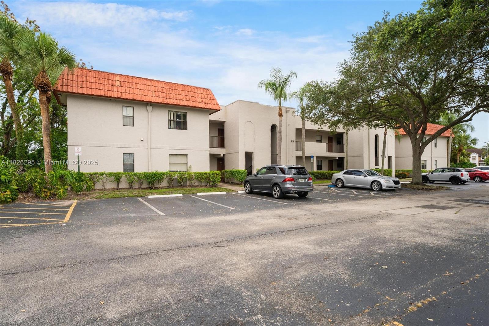 7260 Woodmont Ter #103, Tamarac, Florida image 3