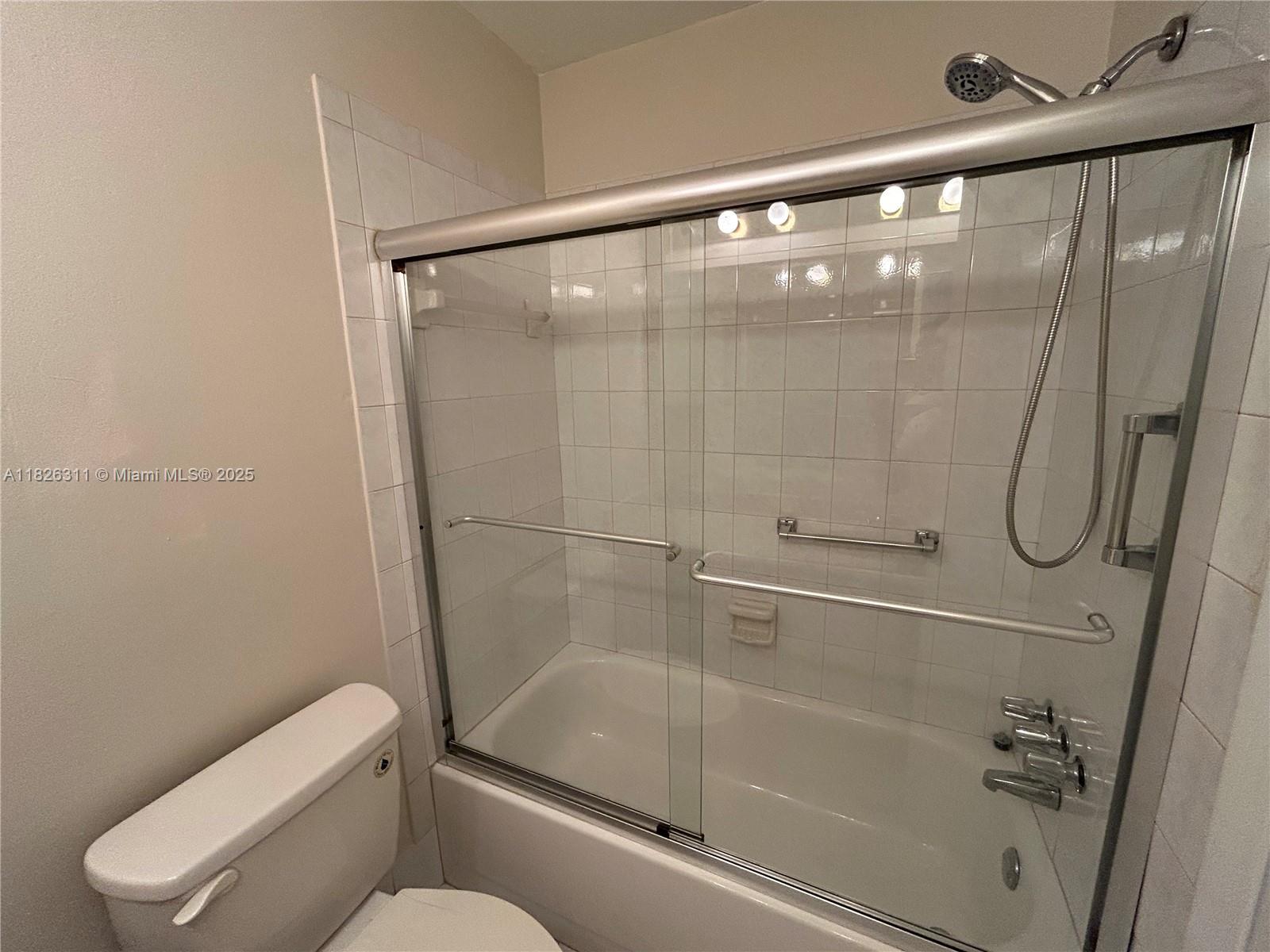 316 Briarwood Cir #4-17, Hollywood, Florida image 24