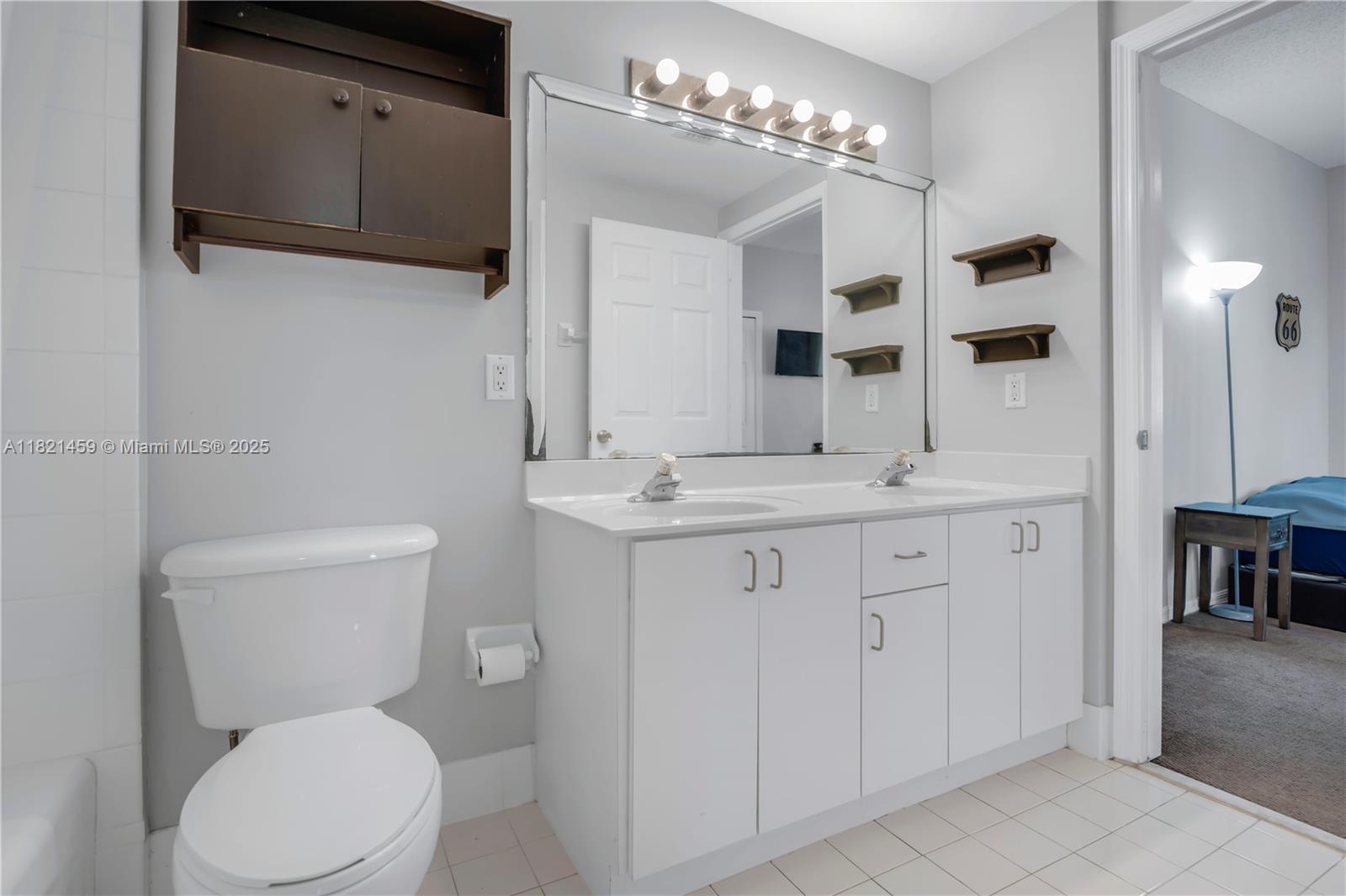 7085 Nova Dr #217, Davie, Florida image 14