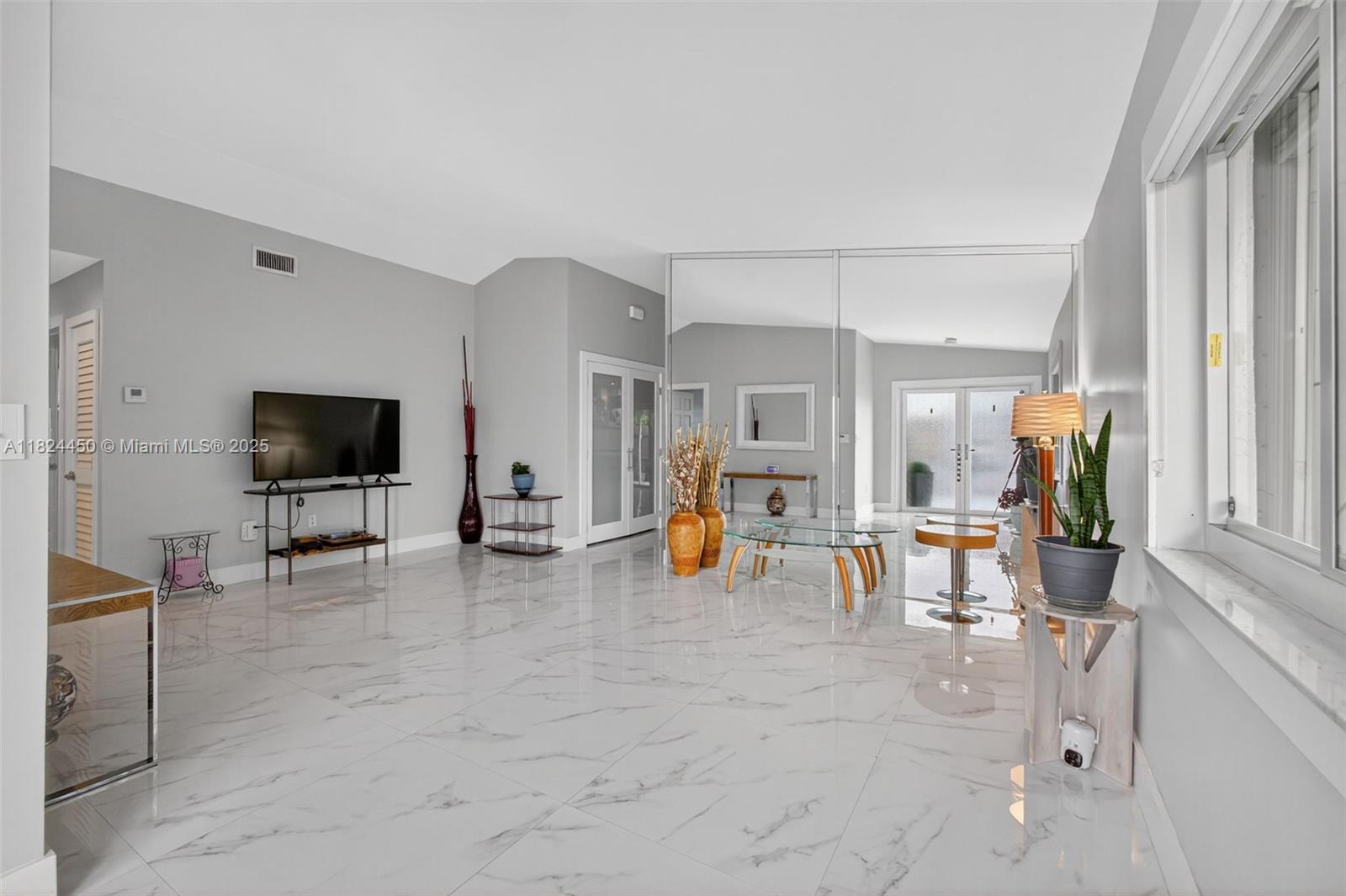 8905 NW 112th St, Hialeah Gardens, Florida image 6