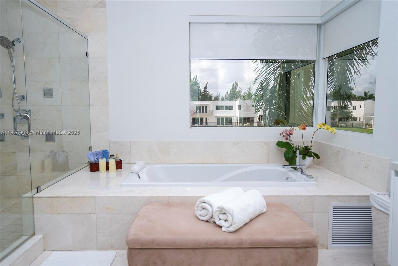 10272 NW 75th Ter, Doral, Florida image 18