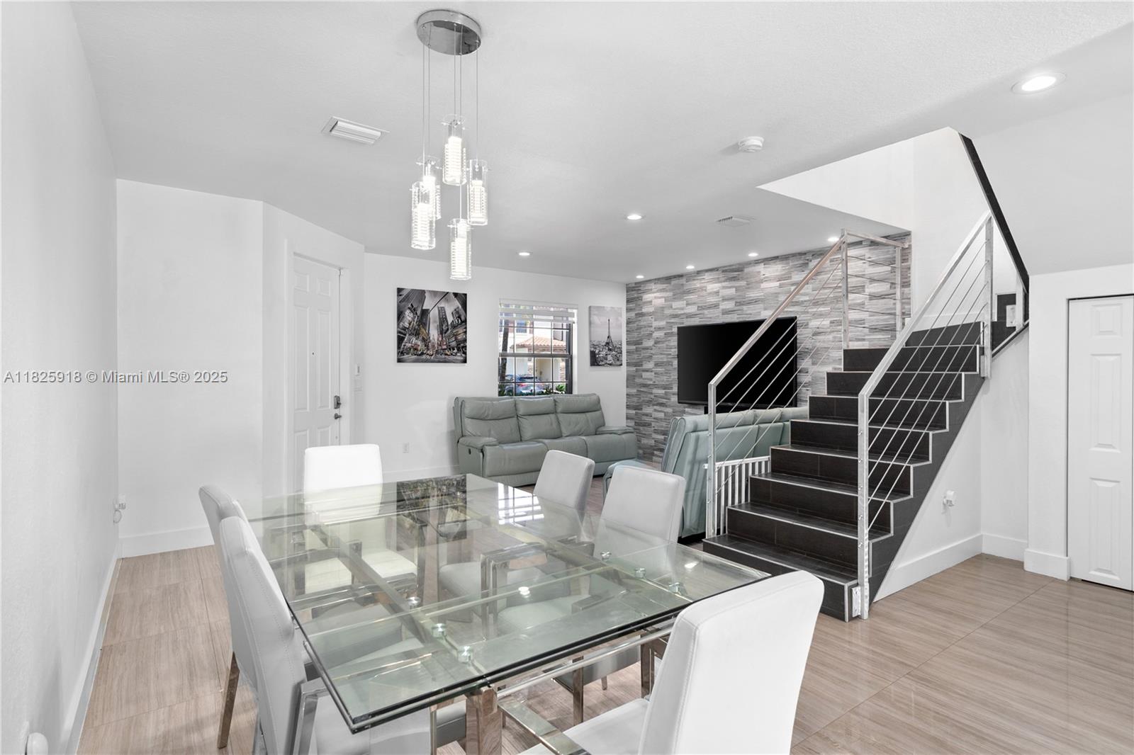 8880 W 35th Ct, Hialeah, Florida image 9