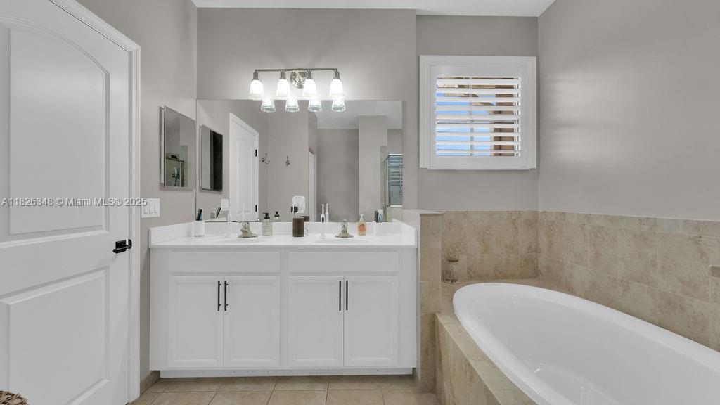 9595 N Town Parc Cir N, Parkland, Florida image 25