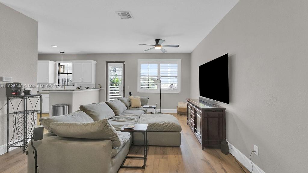 9595 N Town Parc Cir N, Parkland, Florida image 7