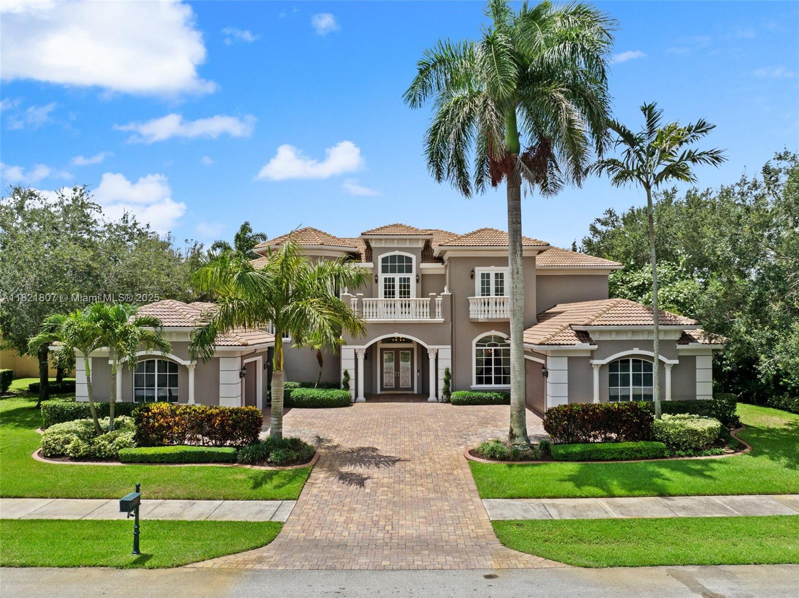 12608 S Stonebrook Cir, Davie, Florida image 2