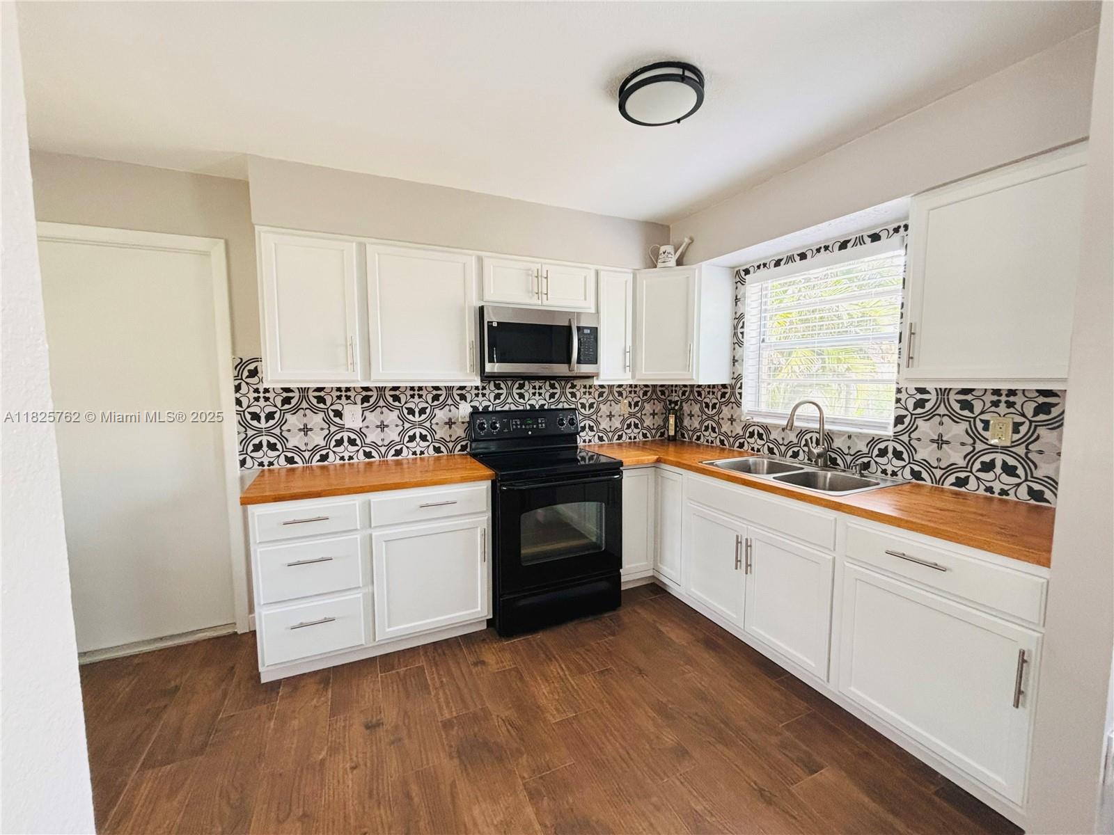 27064 Omni Ln, Punta Gorda, Florida image 12