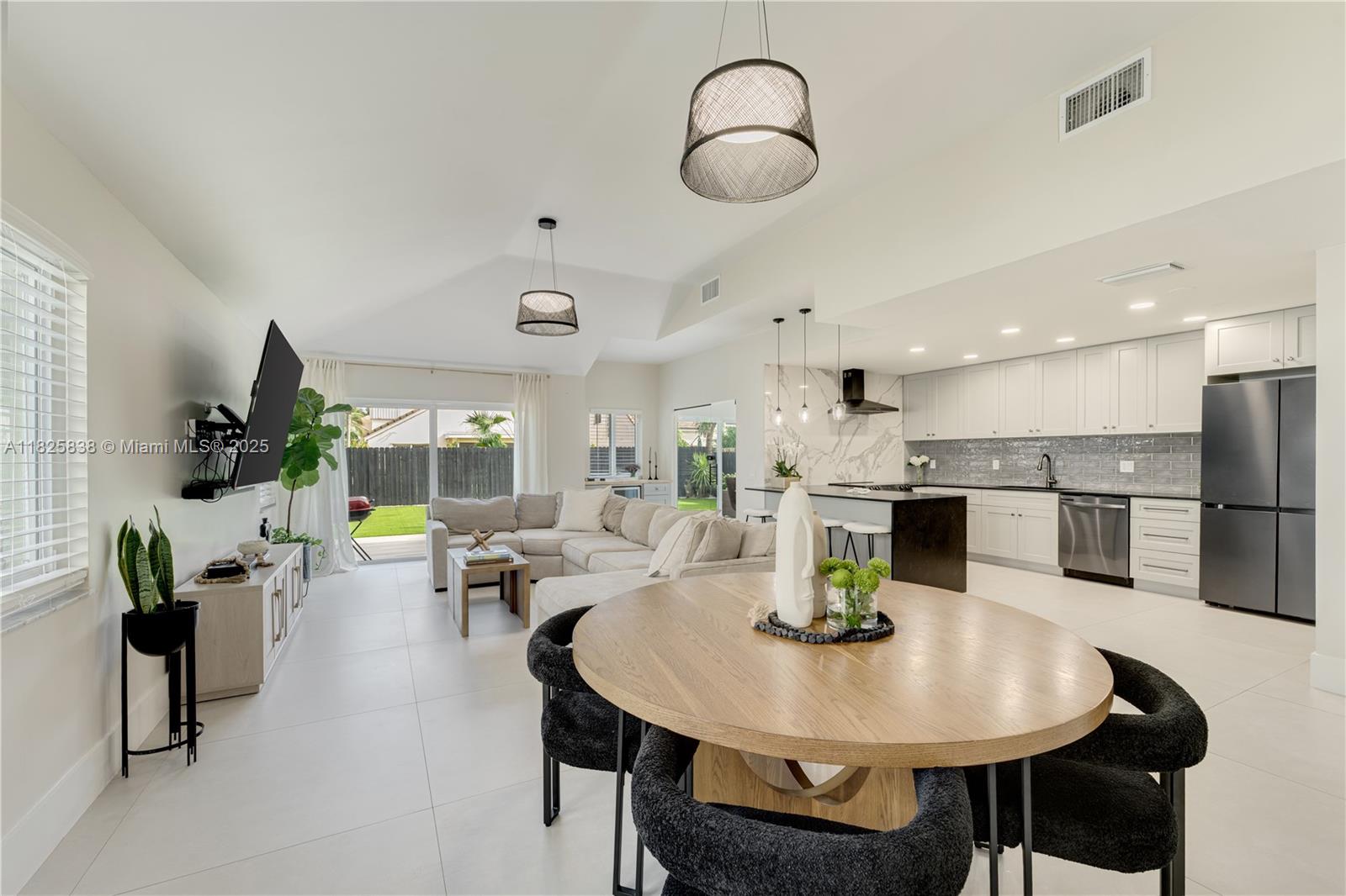 9248 Magnolia Ct, Davie, Florida image 3