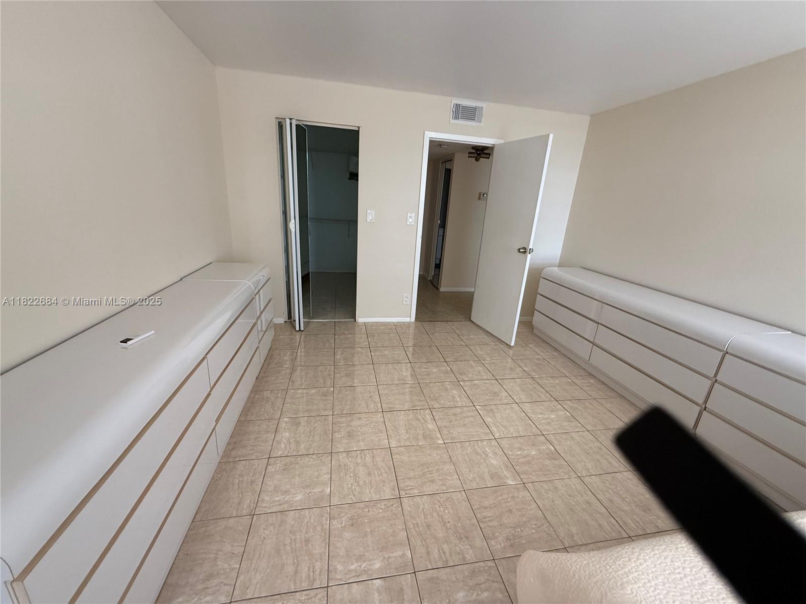 1000 Parkview Dr #905, Hallandale Beach, Florida image 5