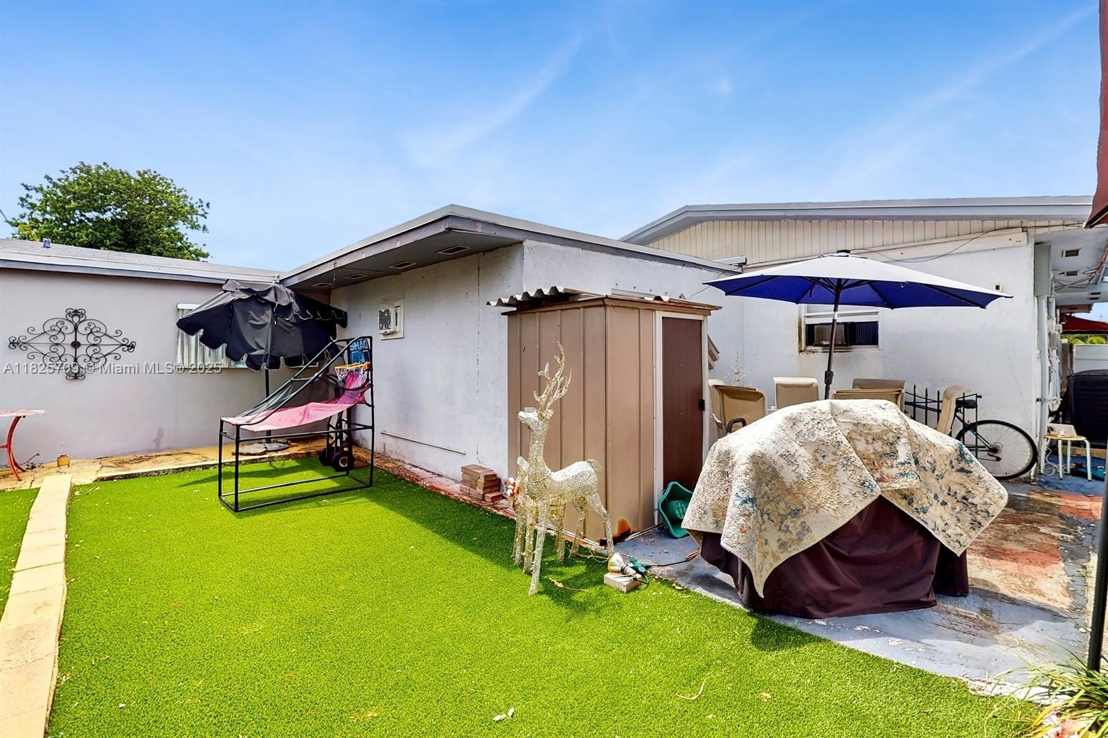 5637 SW 40th St, West Park, Florida image 28