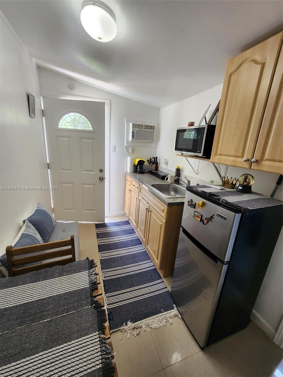6237 NE 8th Avenue, Fort Lauderdale, Florida image 18