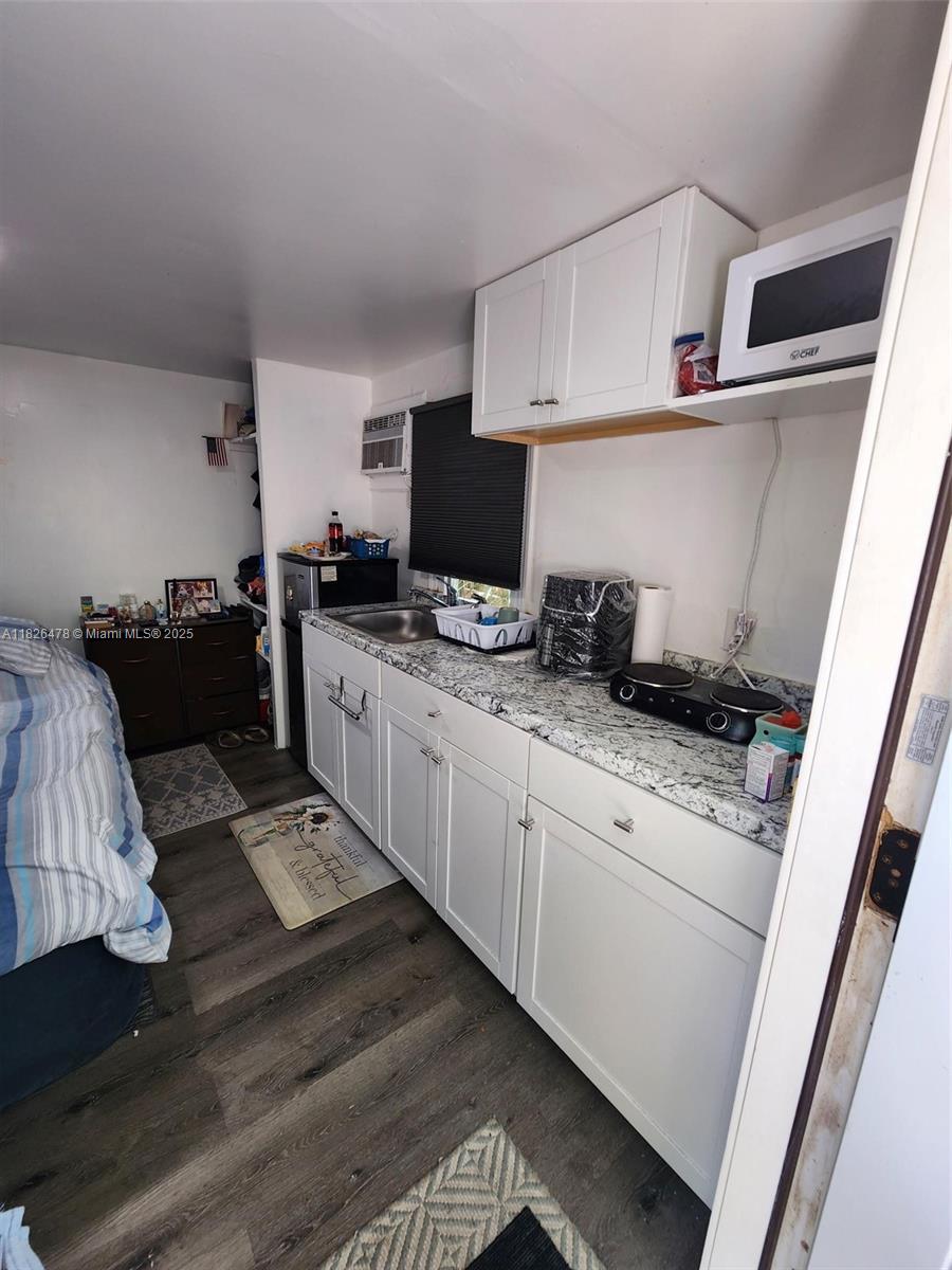 6237 NE 8th Avenue, Fort Lauderdale, Florida image 22