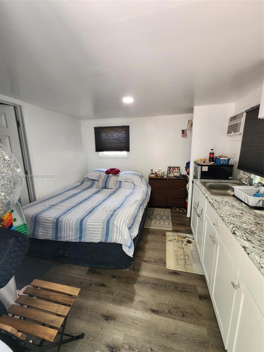6237 NE 8th Avenue, Fort Lauderdale, Florida image 24