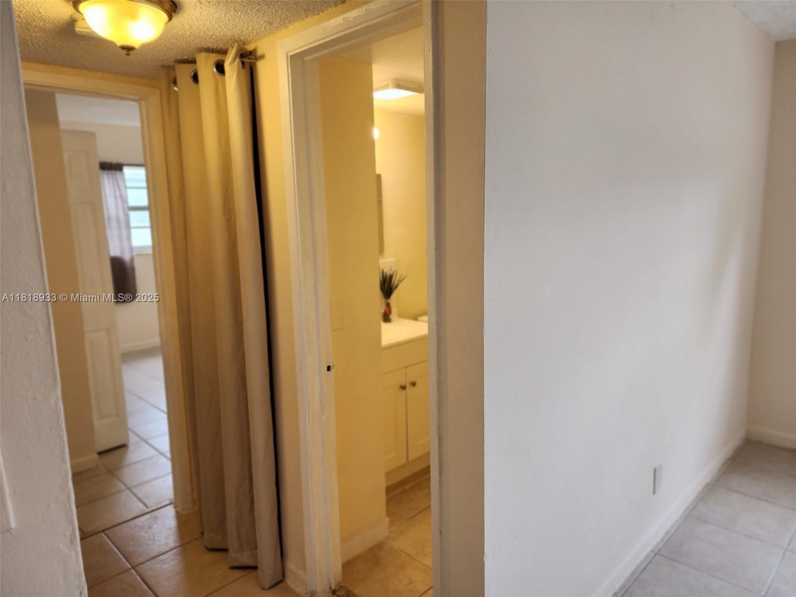 Residential, Pompano Beach, Florida image 9