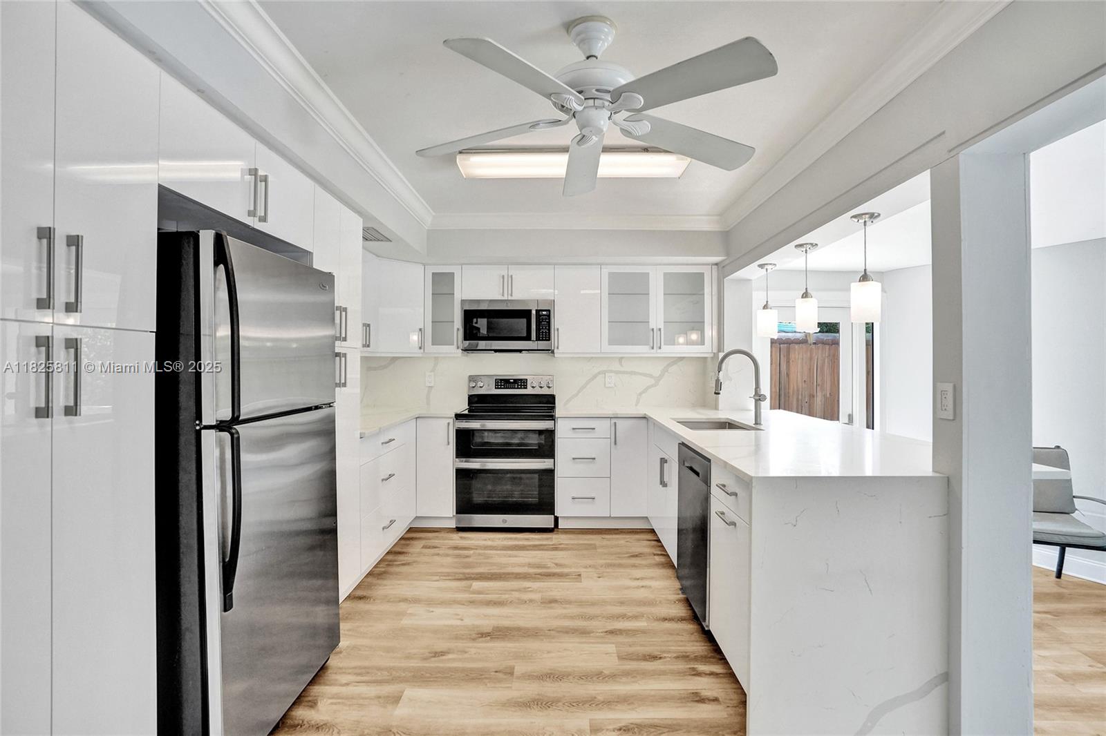 2031 NE 62nd St, Fort Lauderdale, Florida image 19