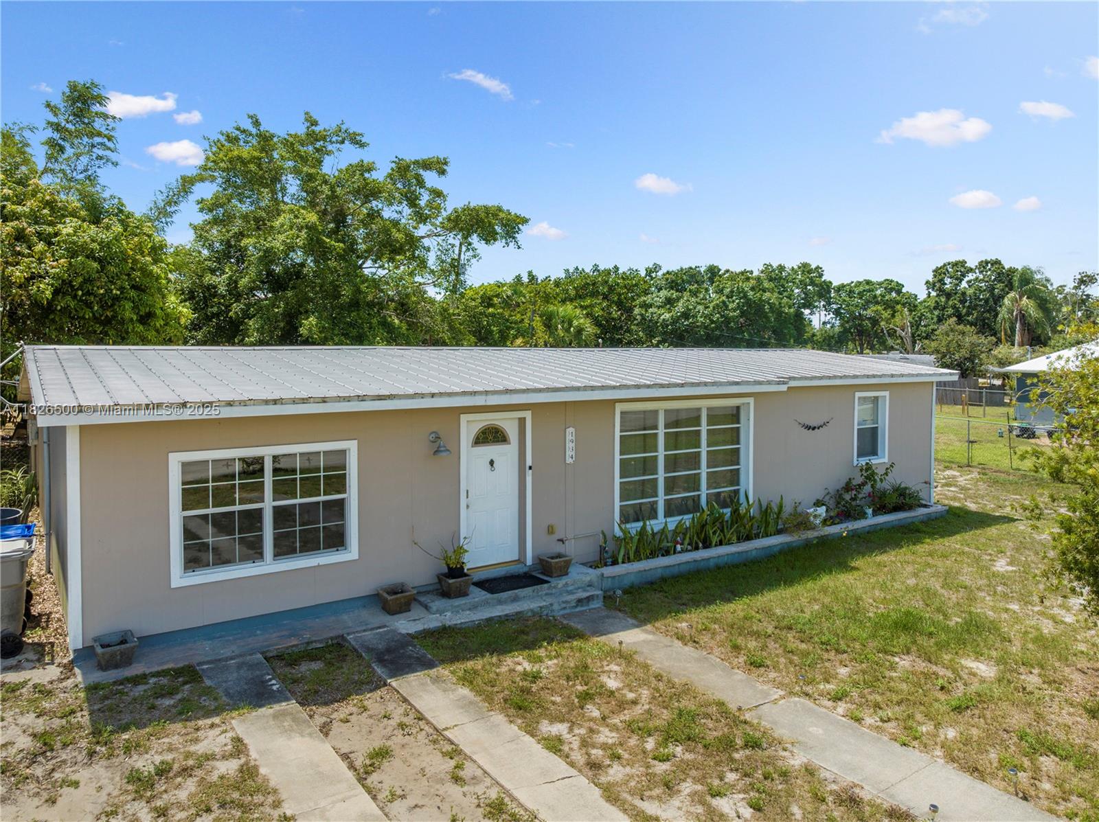 1934 SW 2nd Ave Sw, Vero Beach, Florida image 1