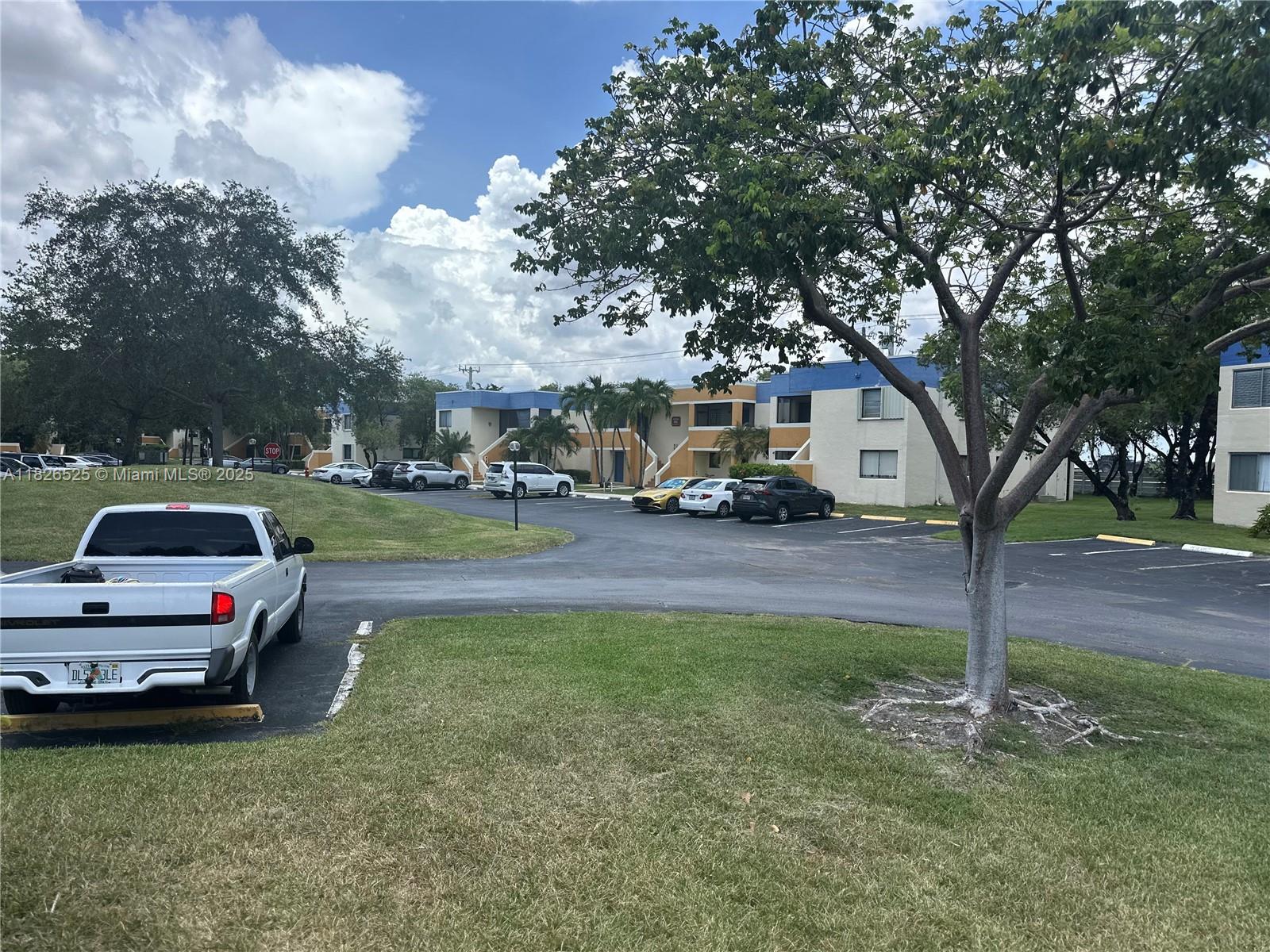 185 Lakeview Dr #102, Weston, Florida image 22